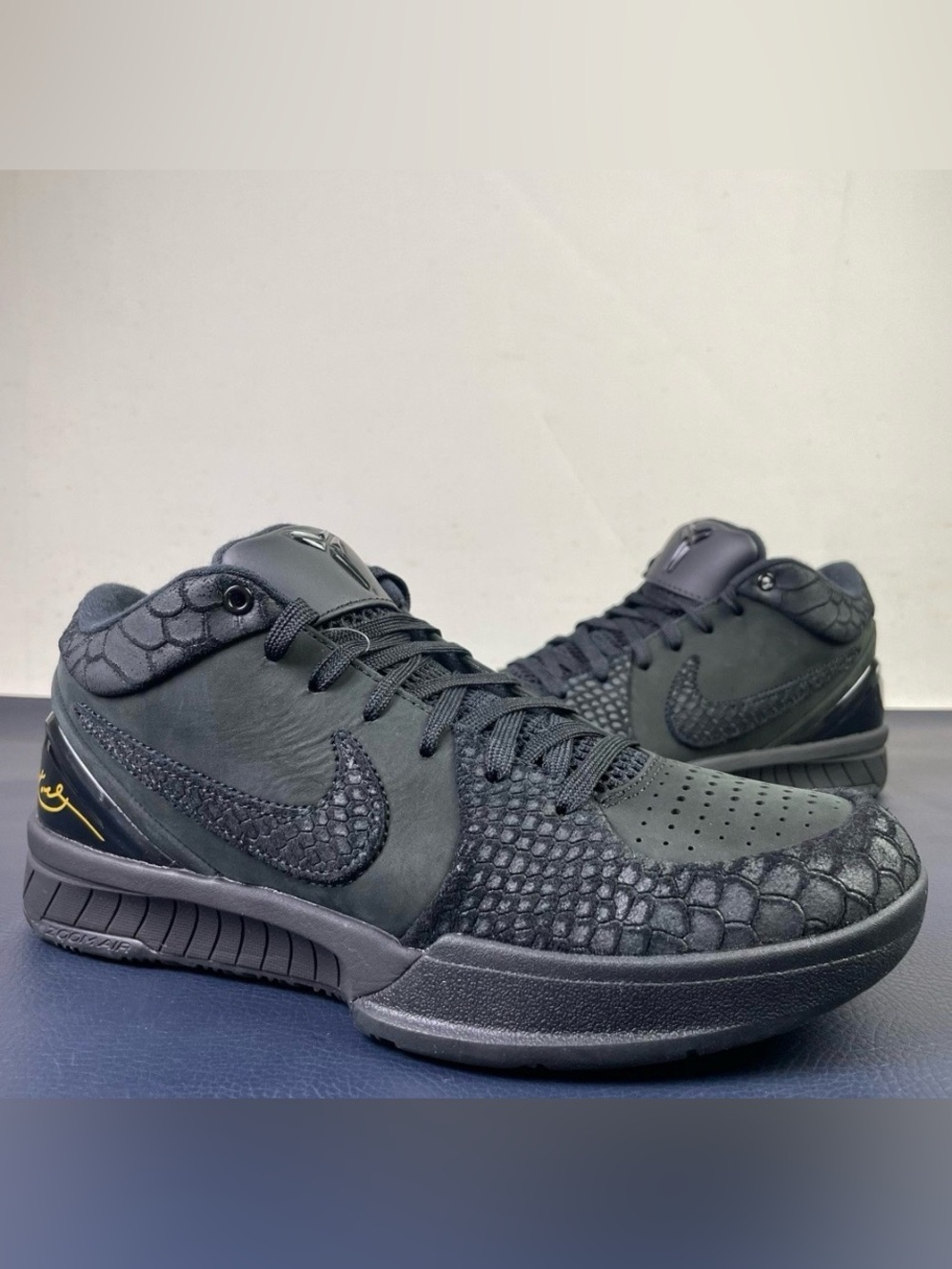 Kobe IV protro size 9